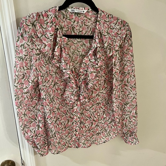 ZARA - Floral metallic print ruffle blouse size XS - Picture 5 of 11